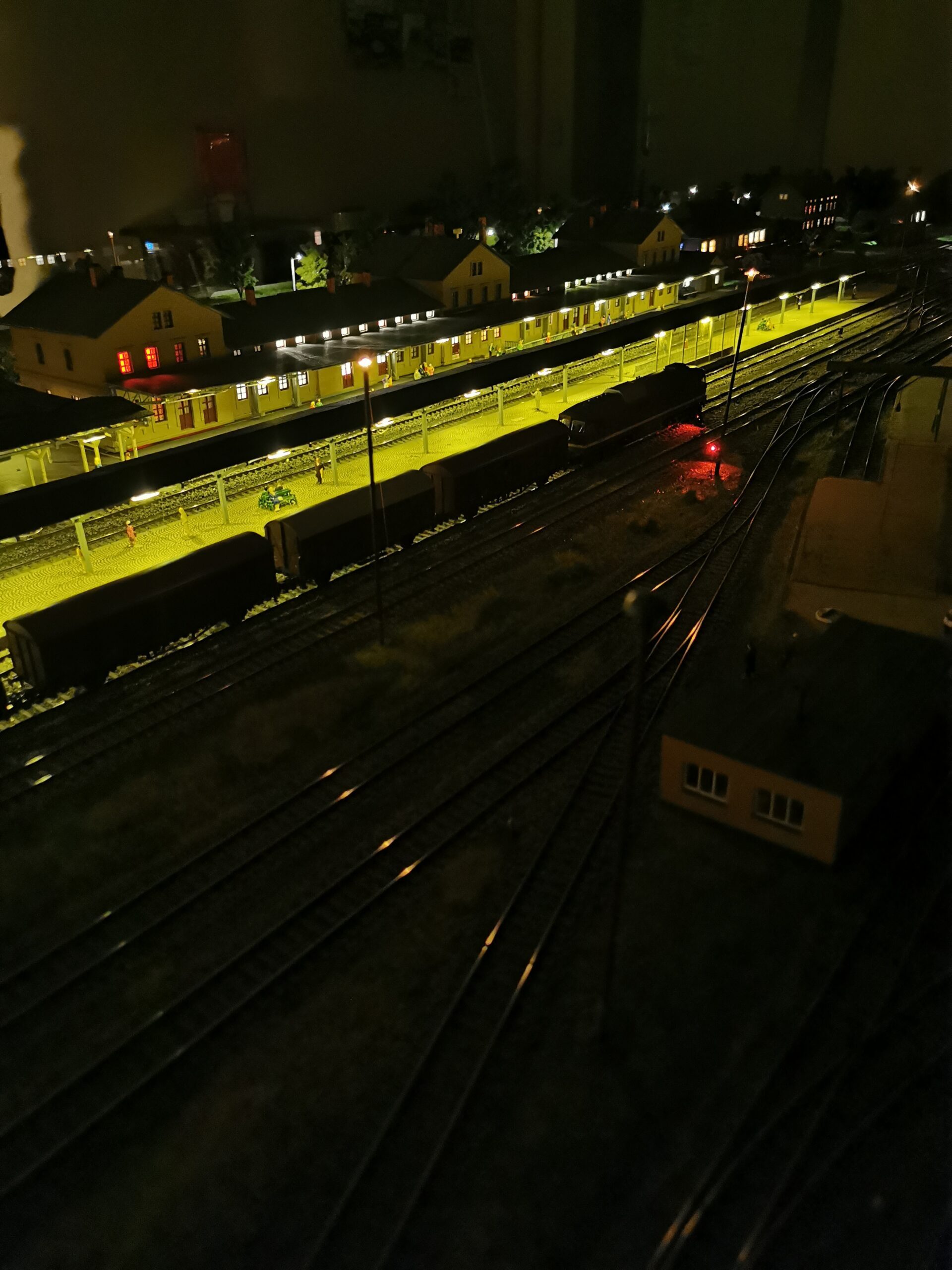 MEC_Arnsdorf_bei_Nacht_05